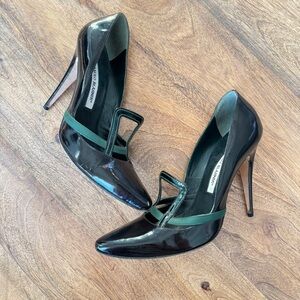 Manolo Blahnik Black Patent Pianino Pumps 7.5